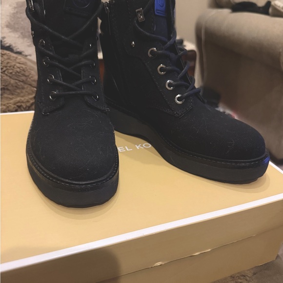 Michael Kors boots size 6 - Picture 2 of 7